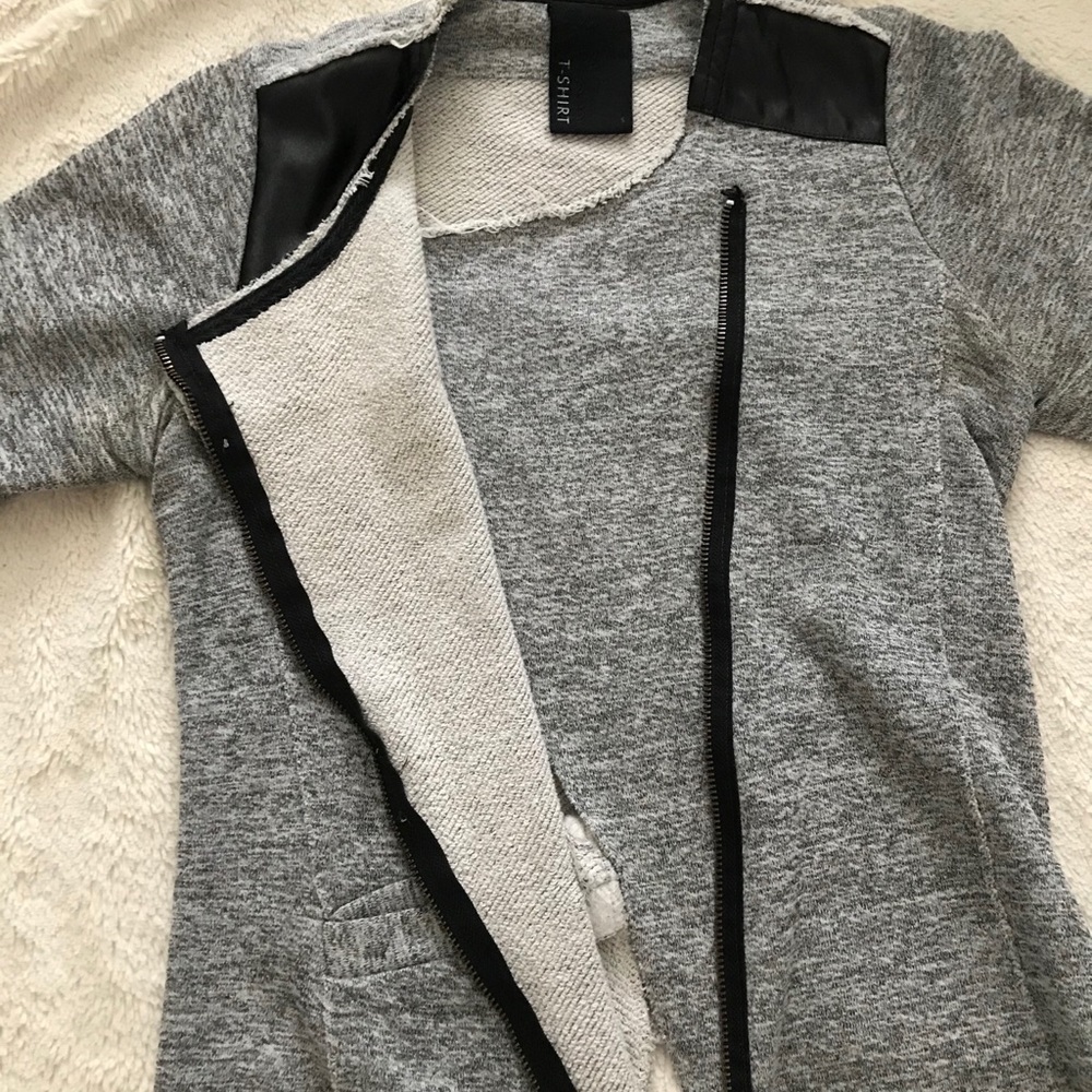 Tshirt brand, moto jacket sweater size small - Picture 3 of 8